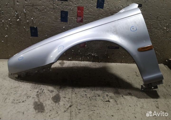 Крыло jaguar x-type 2005 год