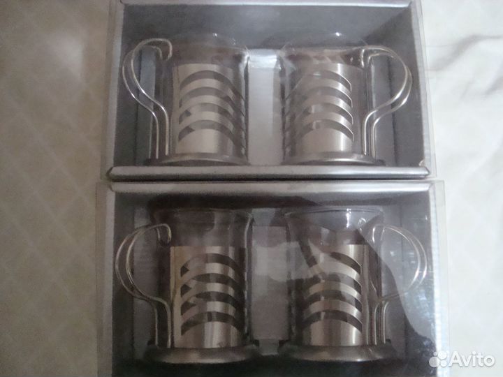 Стаканы в подстаканниках