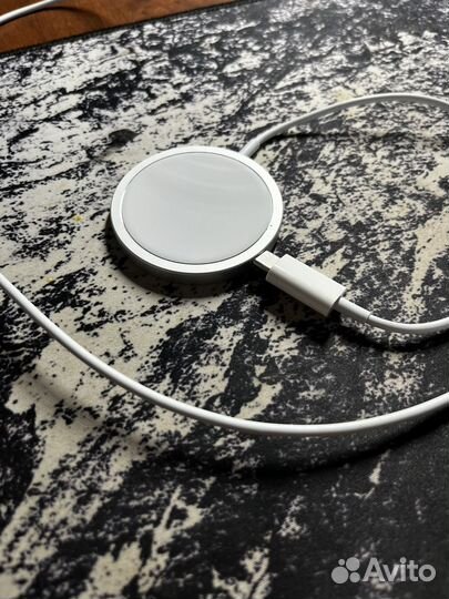 Беспроводная зарядка на iPhone magsafe
