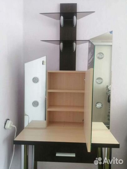 Туалетный столик