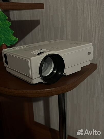 Проектор Luckyroad