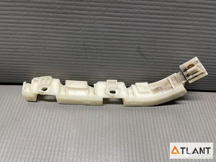 Крепление бампера передняя левая nissan serena