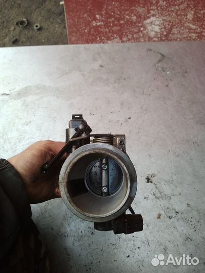 Дросельная заслонка k7m Renault Sandero