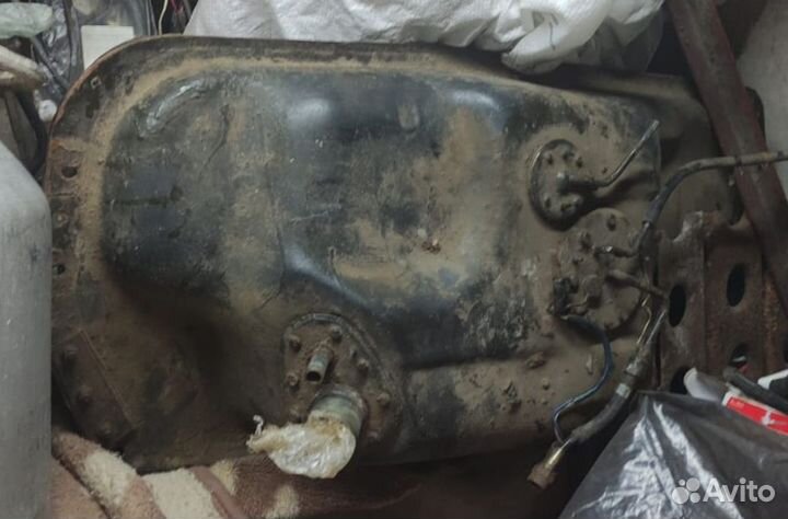 Бензобак на Toyota 4 Runner