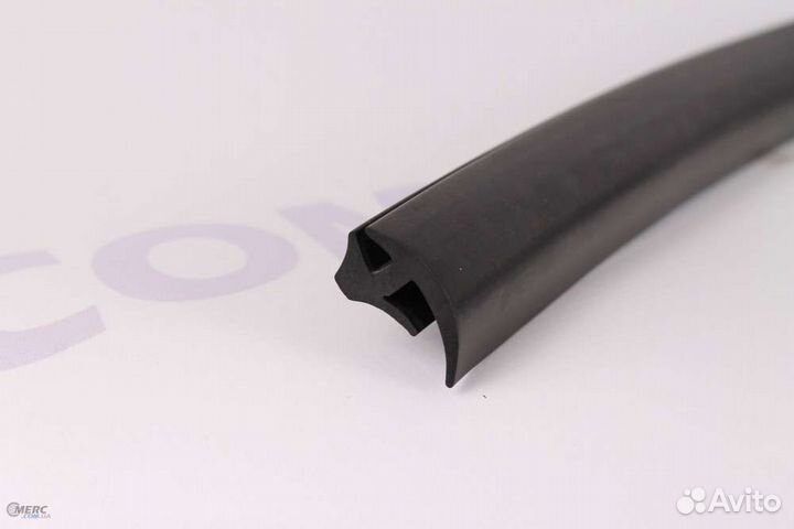 Молдинги универсальные, для лобовых стёкол на все