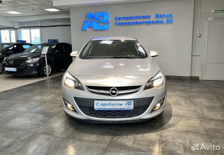 Opel Astra, 2012