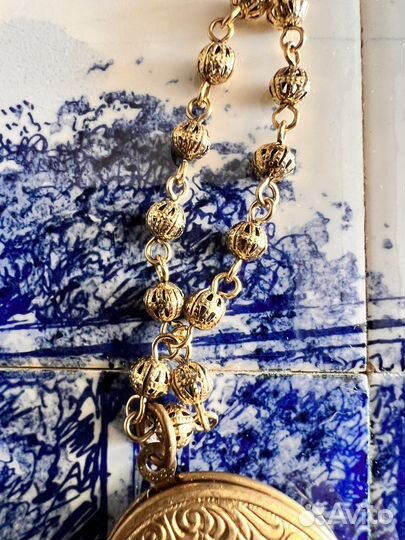 Локет от Lenora Dame