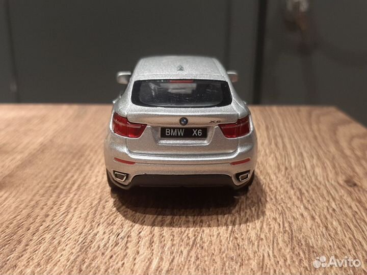 Модель автомобиля BMW X6 1:38 Kinsmart