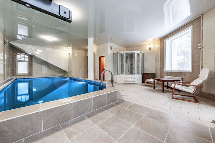 Дом 380 м² на участке 5 сот.