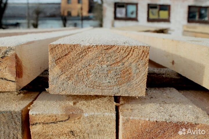 Частные постройки с досками из лиственницы