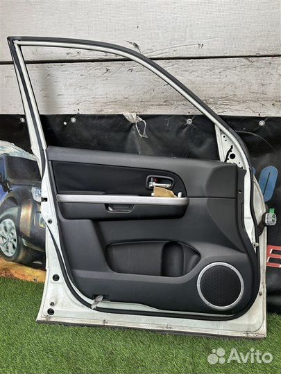 Дверь передняя левая Suzuki Escudo/Grand Vitara