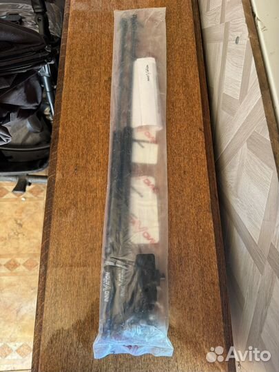 Амортизаторы капота на Митсубиси Паджеро 3