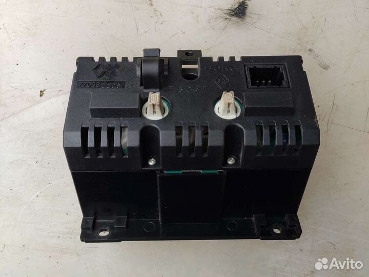 Часы Рено лагуна 1