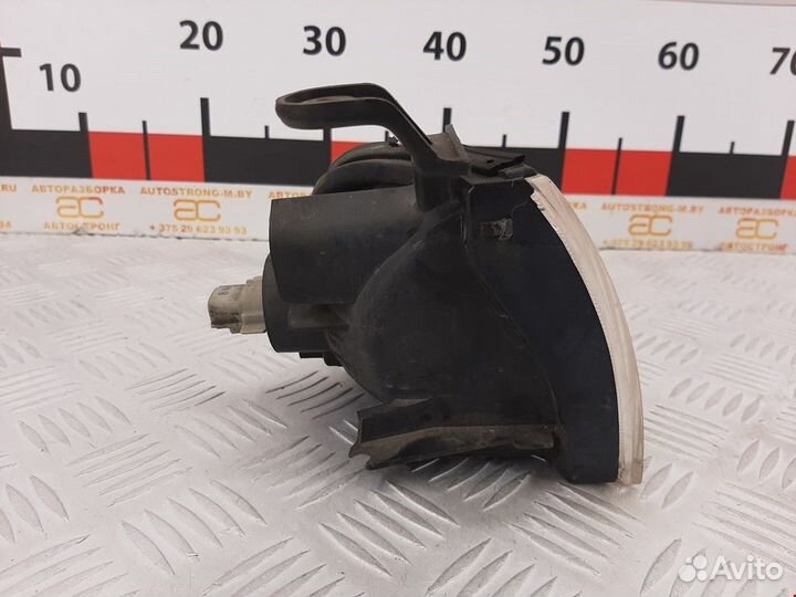 Поворотник левый Suzuki Baleno 1999 3641060B11