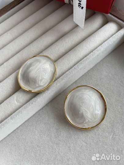 Сертои крупные красивые эмаль