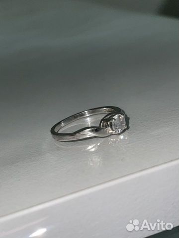 Серебряное кольцо с бриллиантом объявление продам