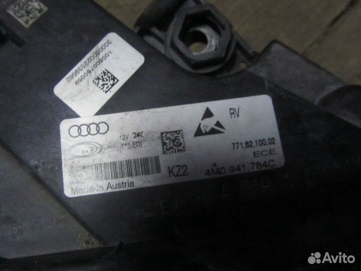 Фара правая Q7 (4M) 2015) светодиодная