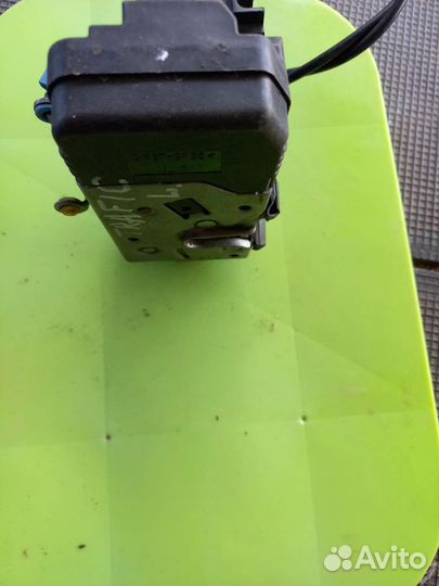 Замок передней левой двери Рено трафик