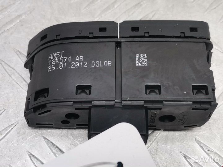 Кнопка обогрева лобового стекла Ford Focus 3 2012
