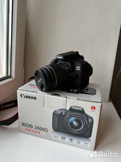 Зеркальный фотоаппарат Canon EOS 2000D Kit 18-55