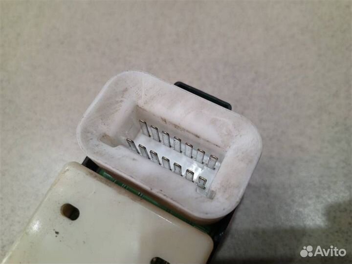 Блок управления стеклоподъемниками передний правы