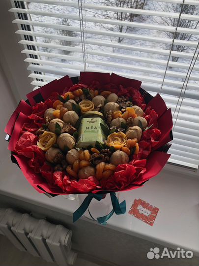 Съедобные вкусные мужский и женские букеты