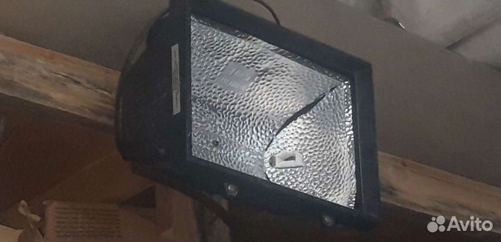 Фонарь прожектор