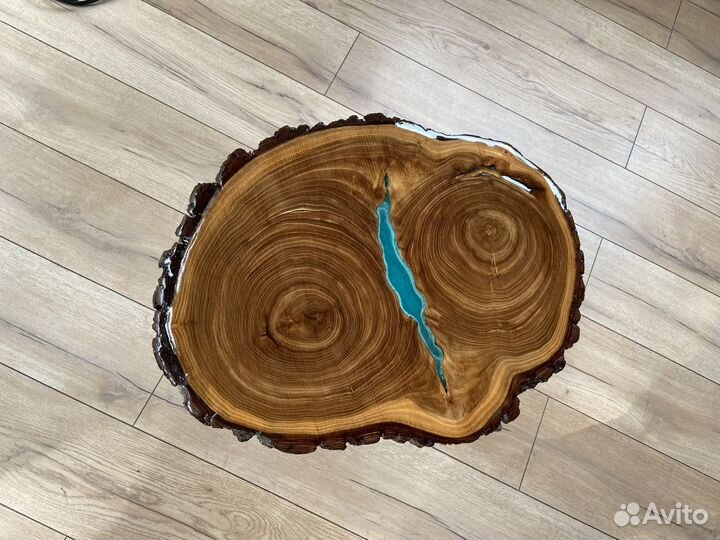 Журнальный столик из эпоксидной смолы