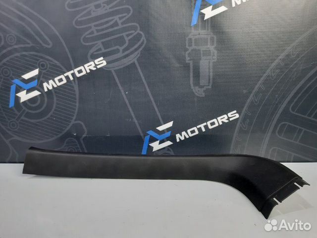 Обшивка крышки багажника правая Bmw X5 E53 M54B30