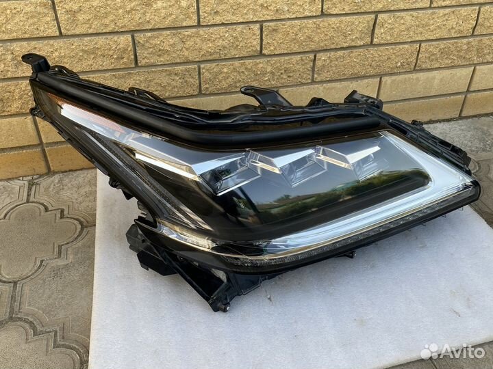 Фара правая Lexus LX 3 под 2 блока LED