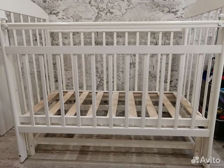 Кровать с маятником