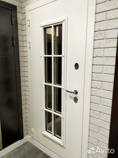 Дверь металлическая с ковкой