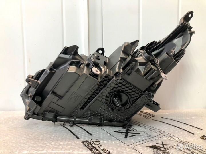 Фара светодиодная передняя правая Lexus Nx