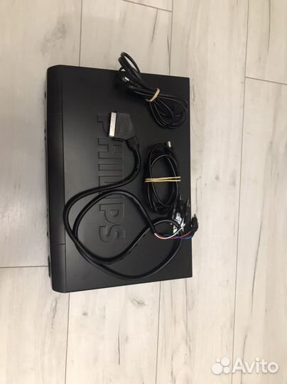 Видеомагнитофон Philips