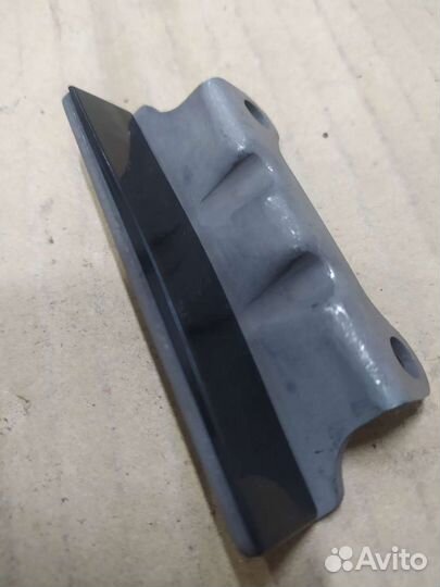 Успокоитель цепи Burgman/SkyWave 650