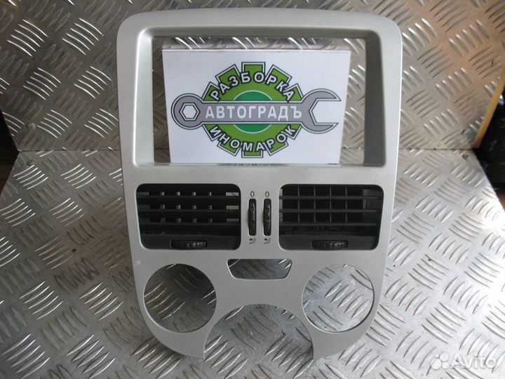 Накладка центральной консоли Chery Very A13 2012г