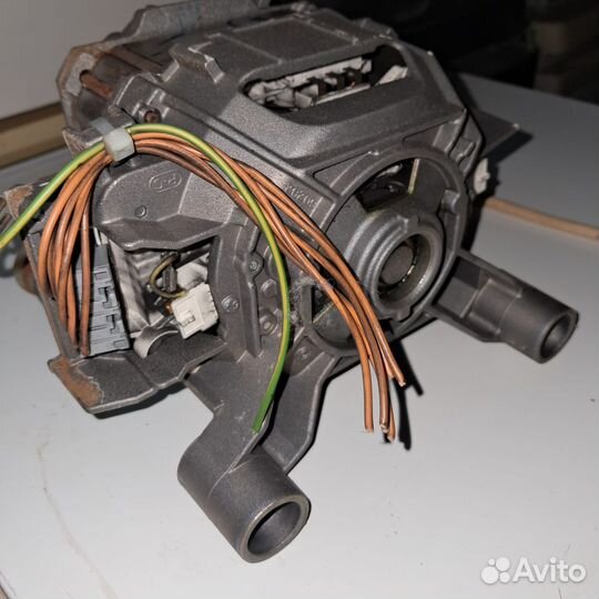Мотор двигатель стиральной машинки Bosch