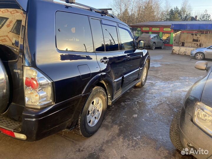 Mitsubishi Pajero 3.2 AT, 2004, 293 000 км