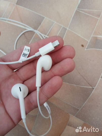 Наушники для iPhone проводные