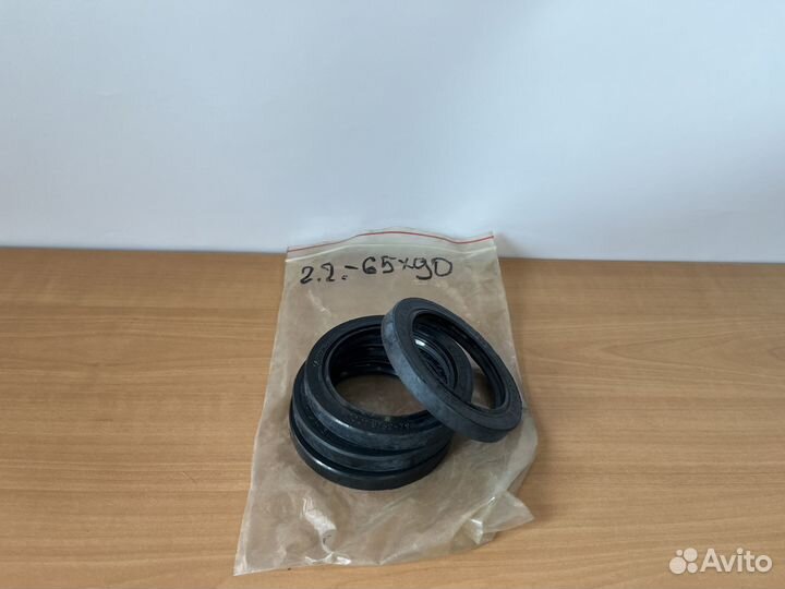 Манжета арм. 2.2-65х90-1 h10 мтз