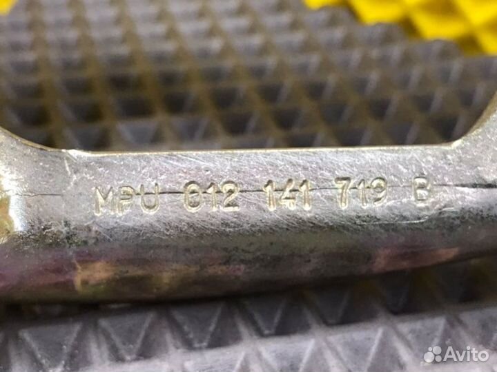 Вилка сцепления Audi A6 4A2 AHU 1.9TD 1995