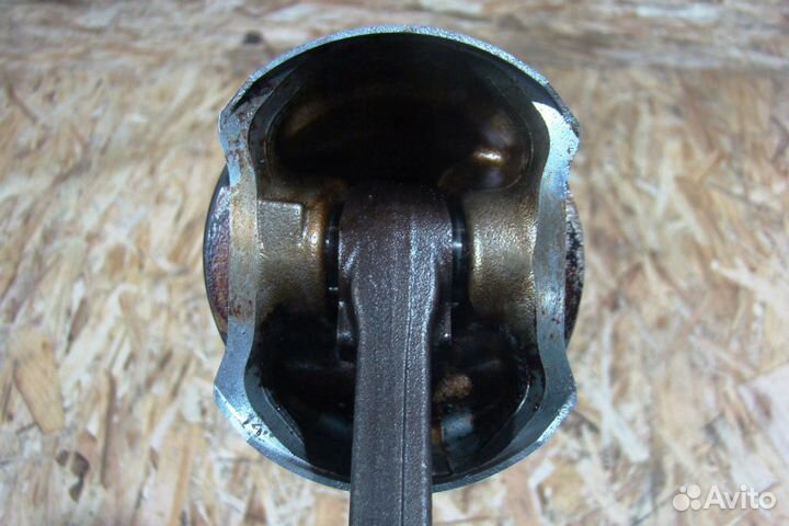 Nissan X-Trail T31 Поршень с шатуном 2.0 MR20DE