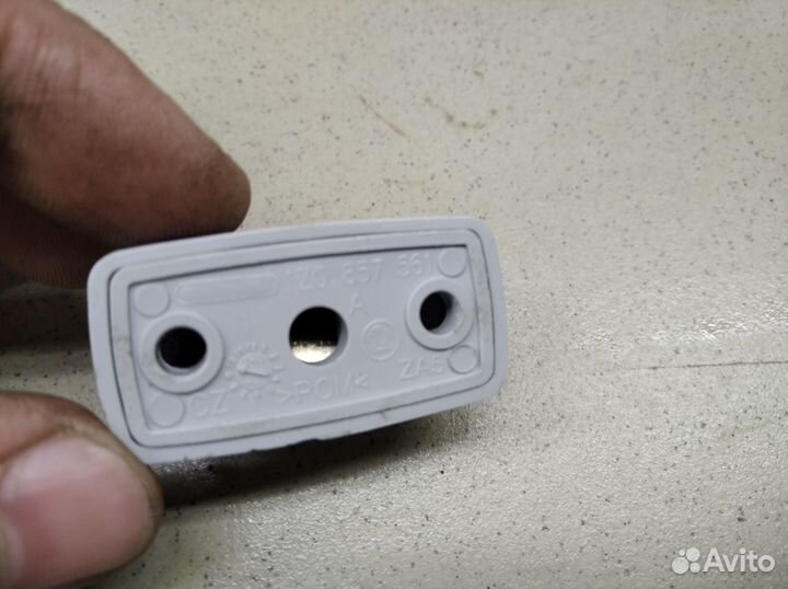 Крючок солнцезащитного козырька Octavia (A5 1Z) 20