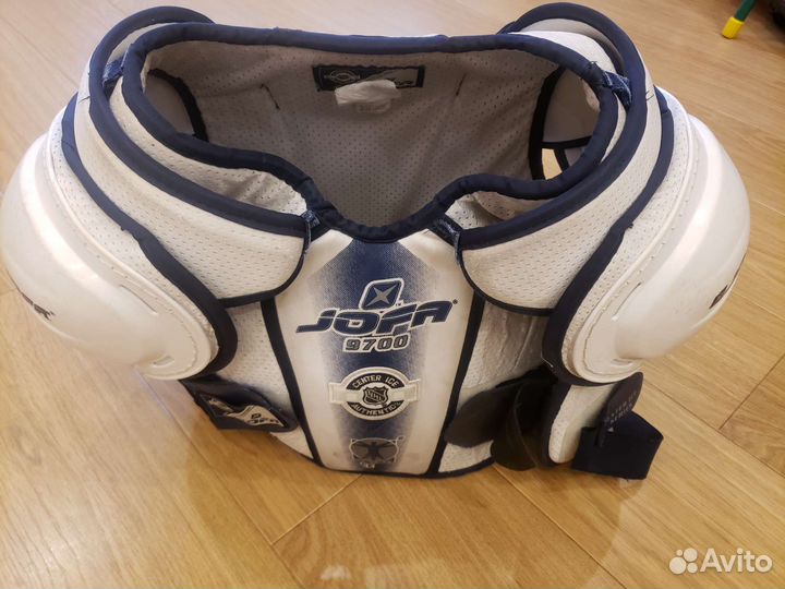 Нагрудник хоккейный