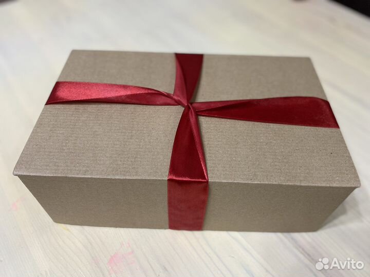 Подарочный бокс мужчине. Коробка с подарком