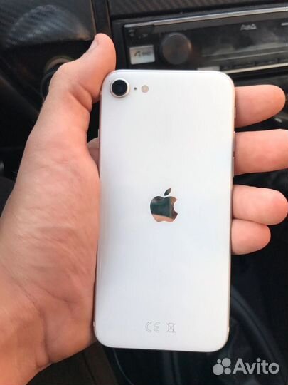 Телефон iPhone se 2020