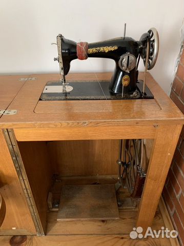 Швейная машинка ретро