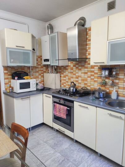 3-к. квартира, 70 м², 1/3 эт.