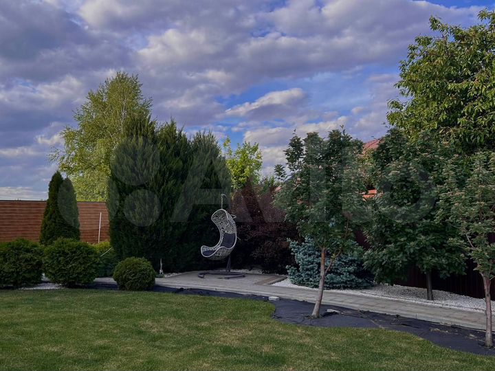 Коттедж 327 м² на участке 11 сот.