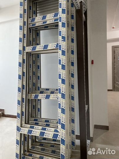 Дверь пластиковая,окна пластиковые